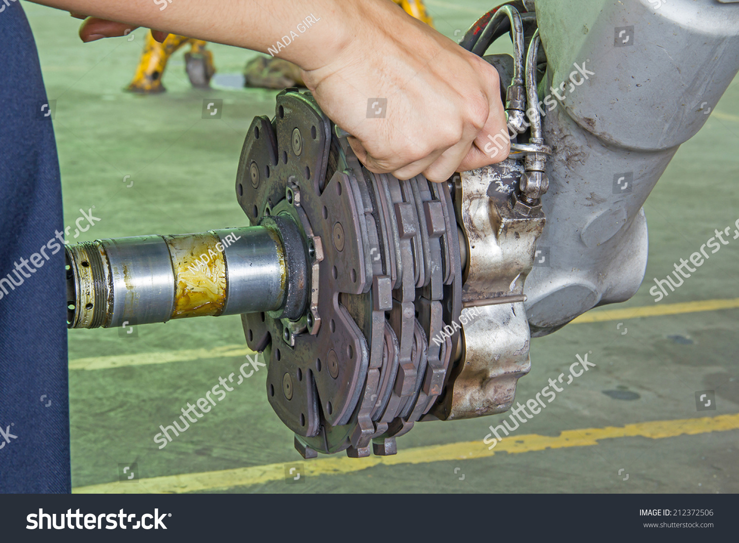 飛機剎車盤.-交通運輸,科技-海洛創意(hellorf)-shutterstock中國獨家